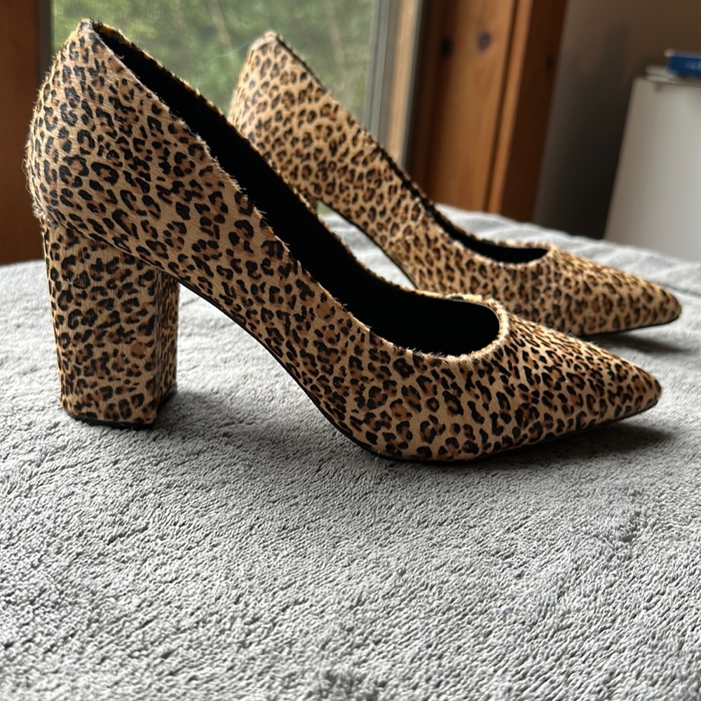 Express leopard print shoe